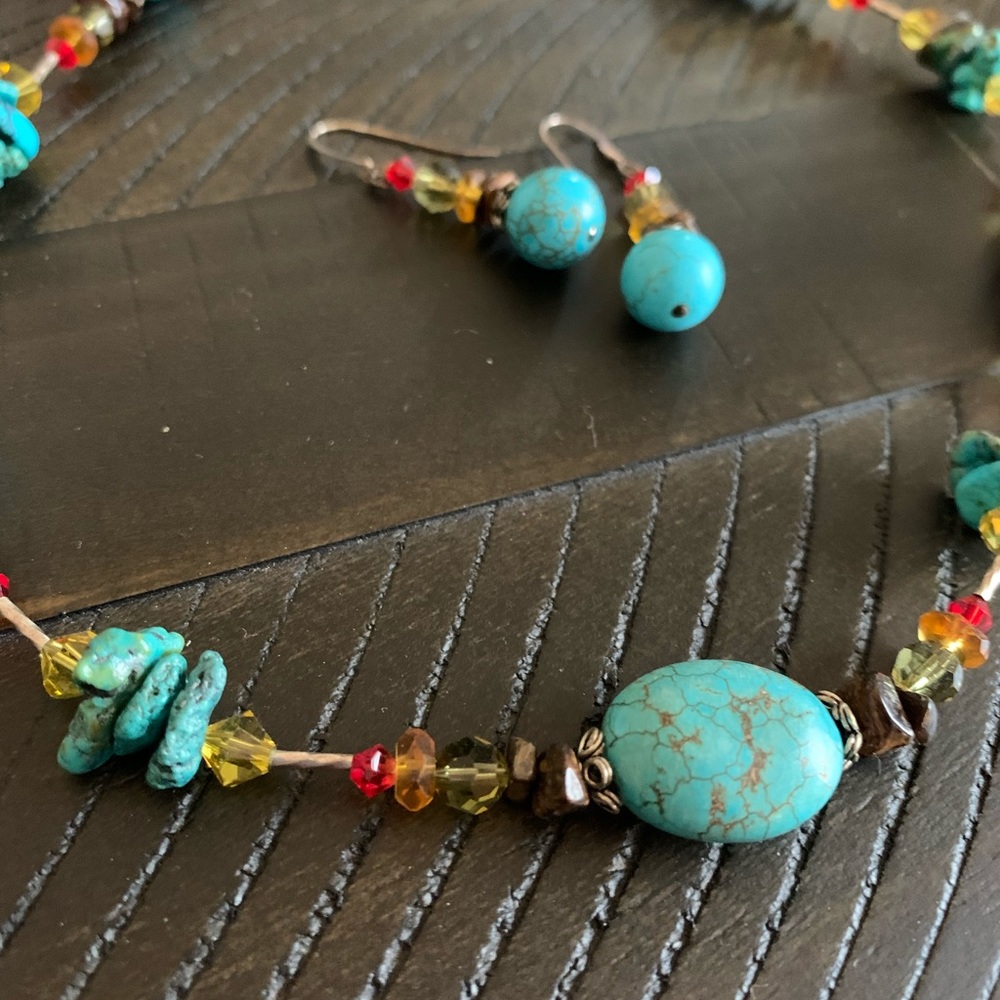 Turquoise beaded necklace and earring set - Picture 2 of 5